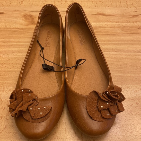 Kenneth Cole Reaction Ballet flats brand new - Picture 2 of 4